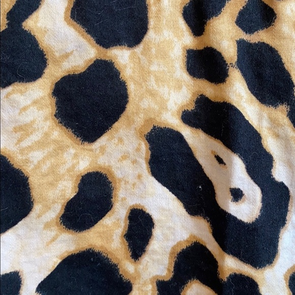 Striking fitted leopard print blouse - Picture 4 of 4